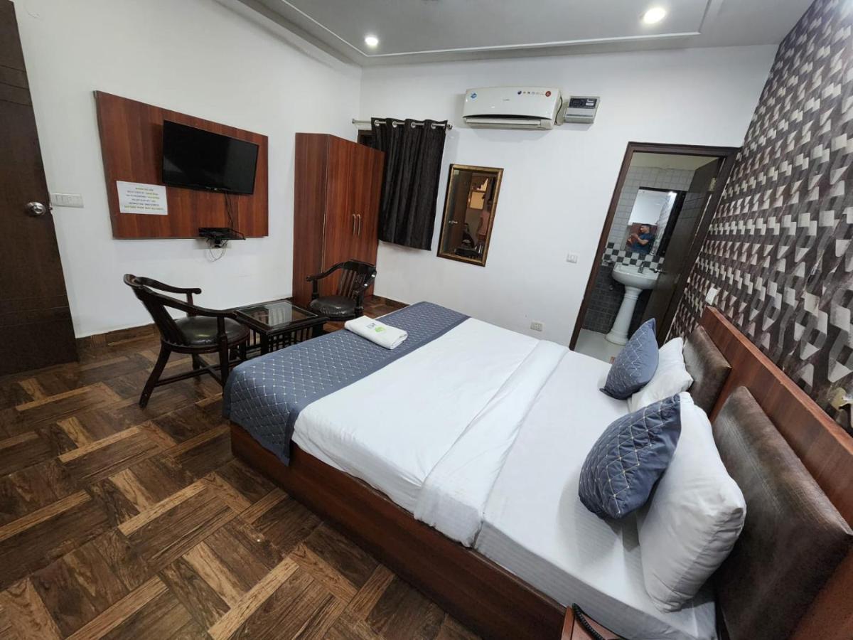 Hotel Clayton Near Igi Airport Delhi Nueva Delhi Exterior foto