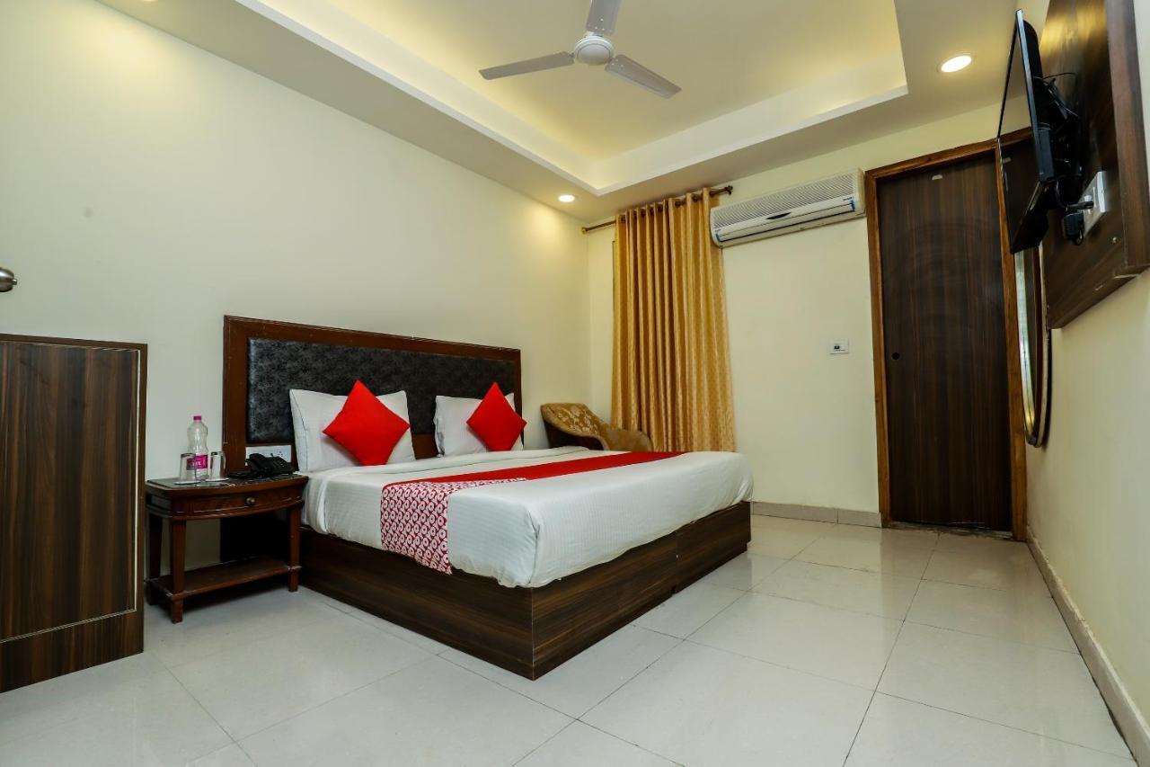 Hotel Clayton Near Igi Airport Delhi Nueva Delhi Exterior foto