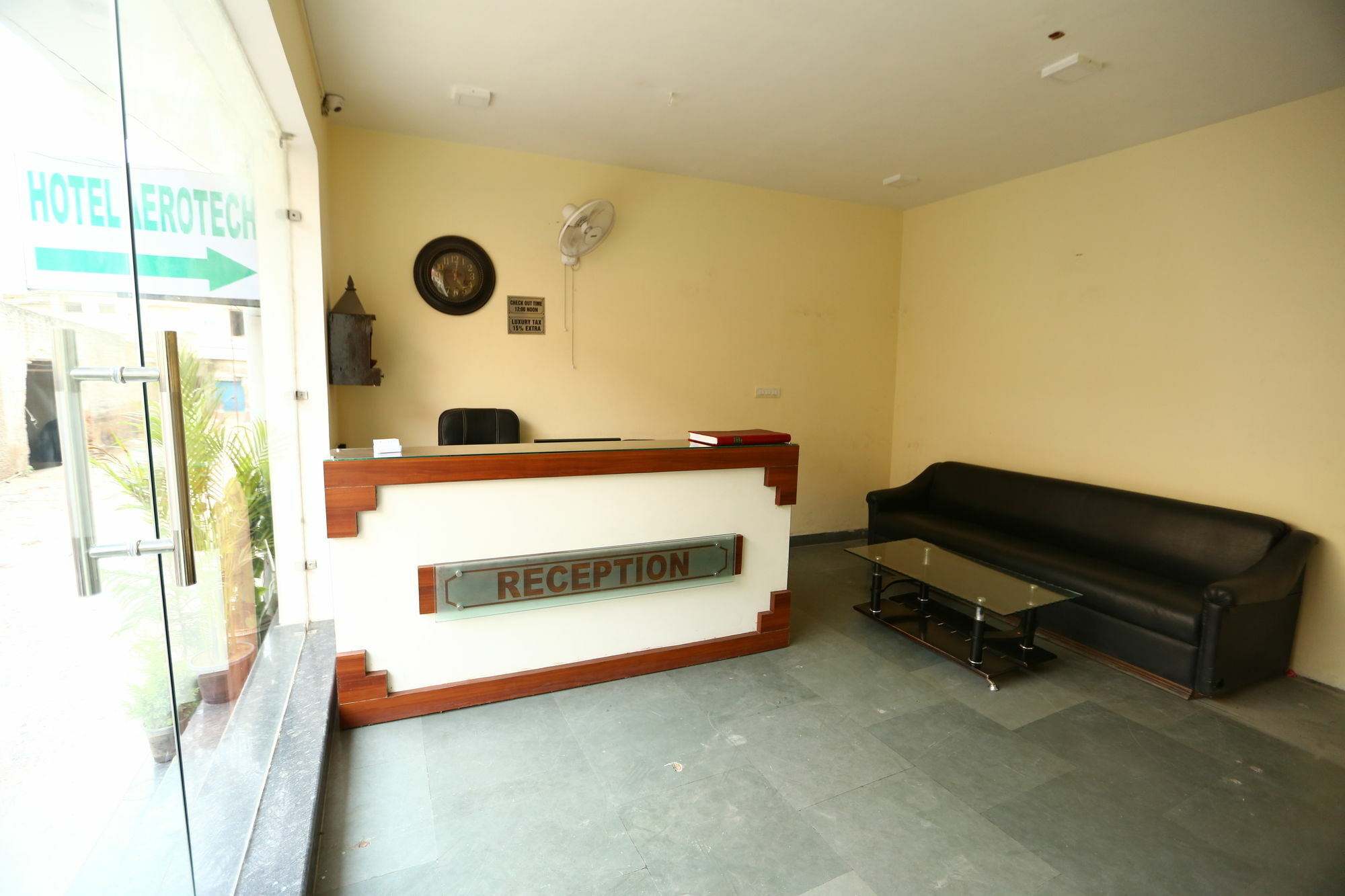 Hotel Clayton Near Igi Airport Delhi Nueva Delhi Exterior foto